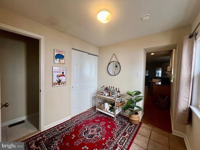 Building Photo - 1908 N Lincoln St