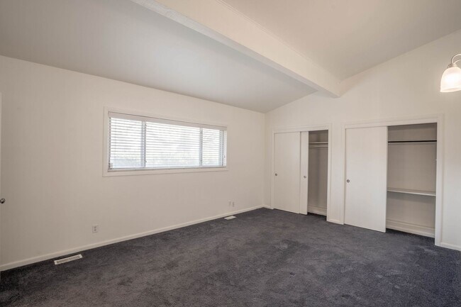 Building Photo - 4132 E 48th Pl