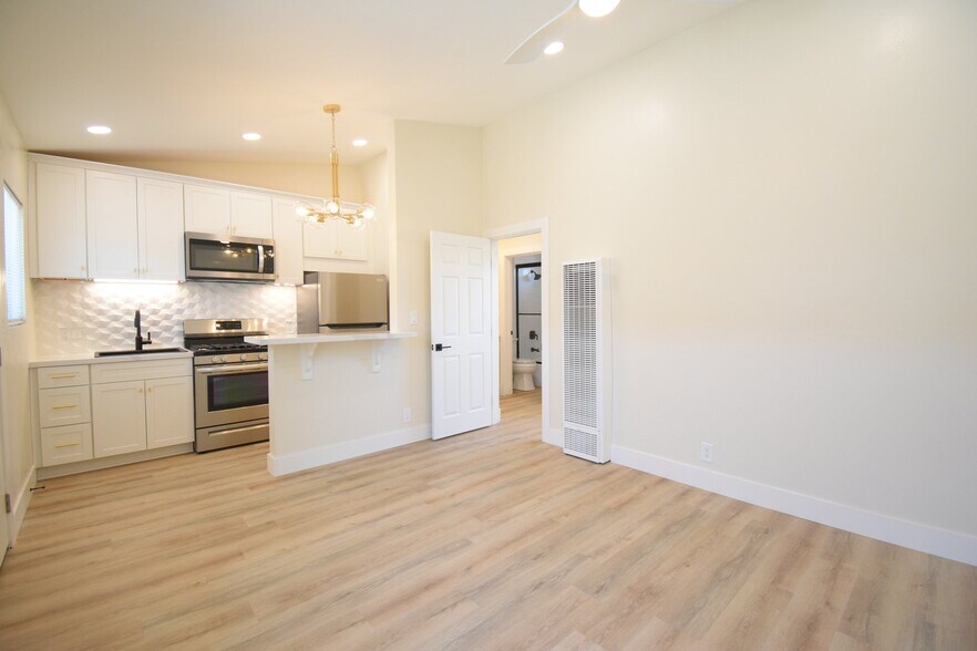 Building Photo - 1312 S Pacific St