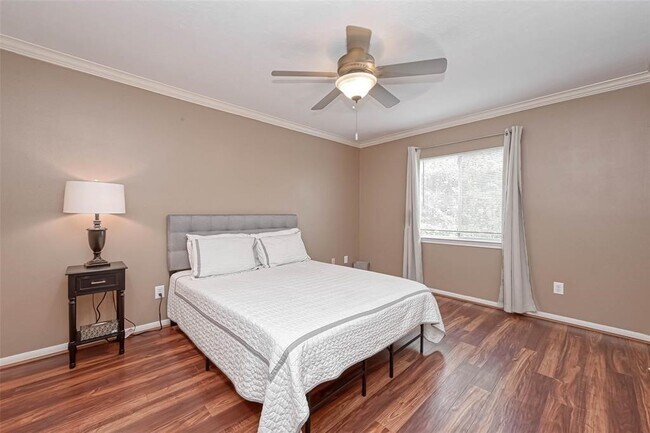 Building Photo - 1204 Andrews St