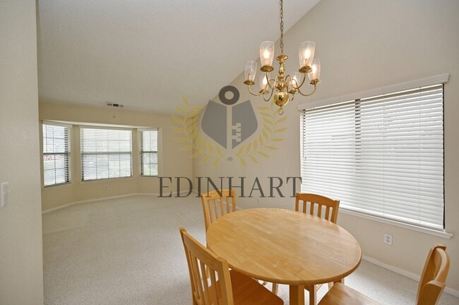 Building Photo - 6447 N Vagedes Ave