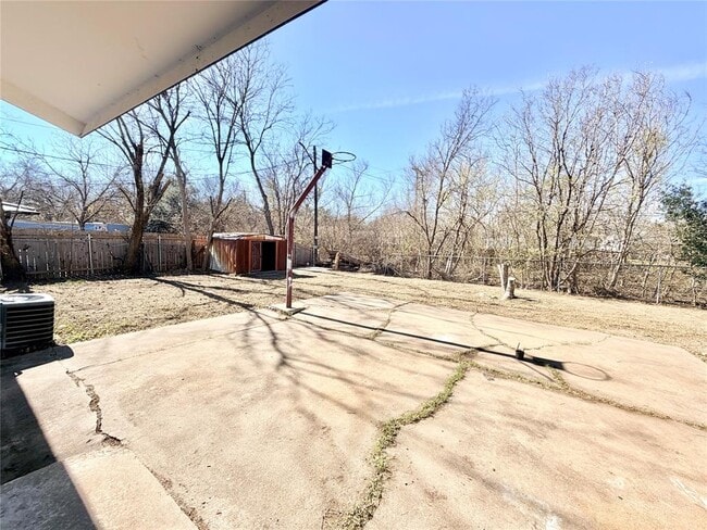 Building Photo - 5330 Wellington Dr