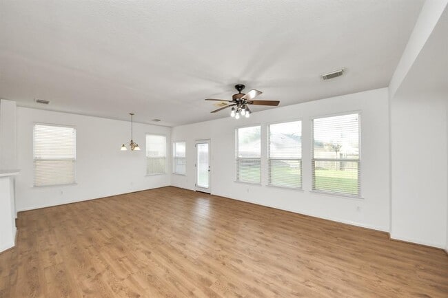 Building Photo - 21531 Pointed Oak Ln