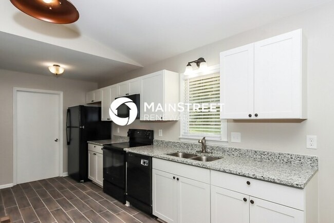 Building Photo - 663 Sunridge Dr
