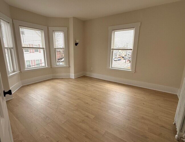 Building Photo - 39 Prospect St Ave