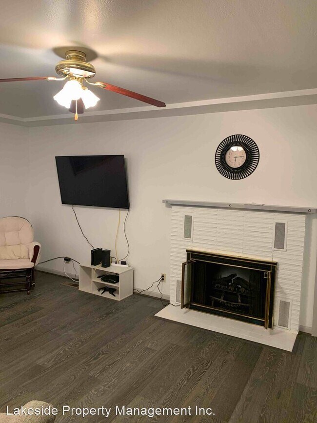 Building Photo - 2 br, 1 bath House - 2145 Darrow