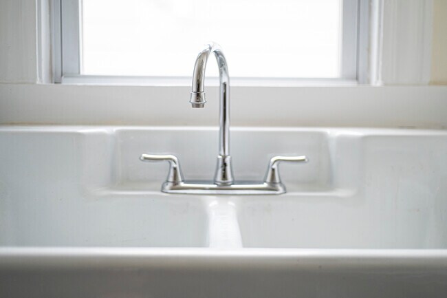 Building Photo - 5 Vale St