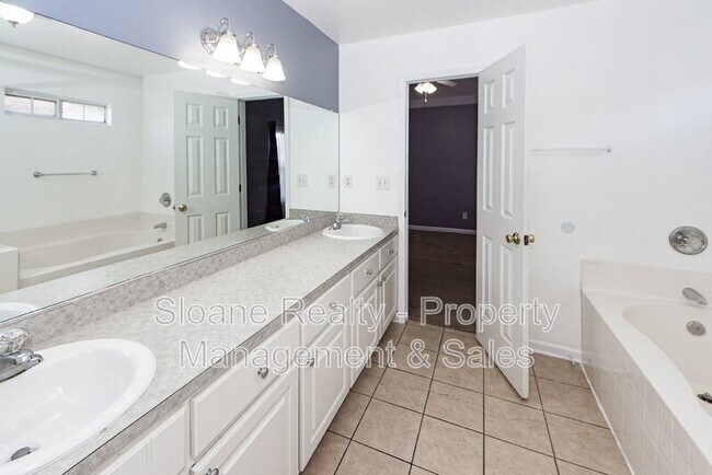 Building Photo - 7856 High Maple Cir