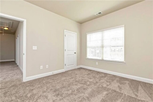 Building Photo - 695 Country Ridge Dr