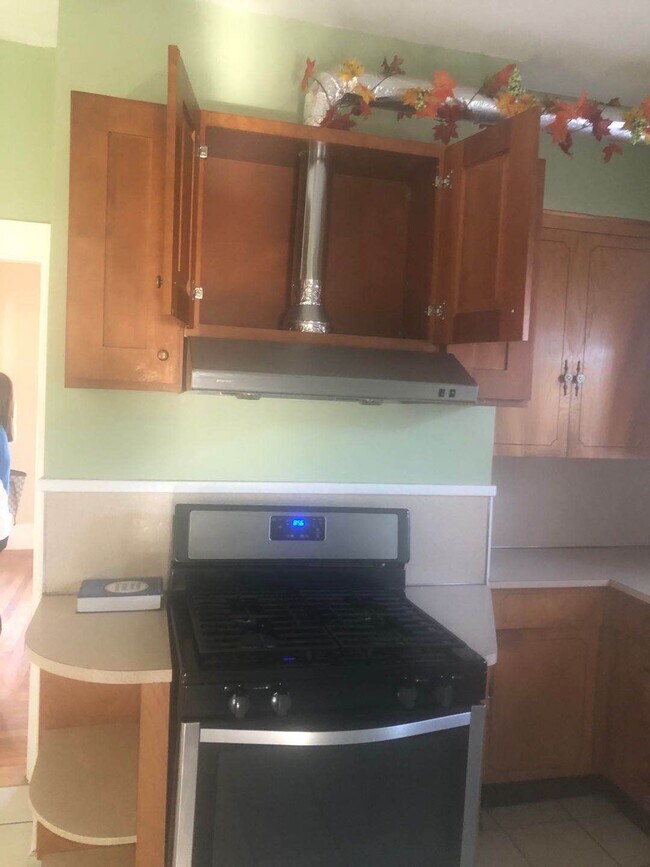 Building Photo - 80 Rodman St