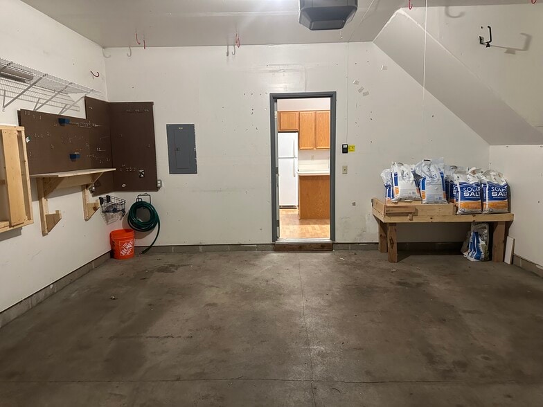 Garage - 15100 Dunwood Trl