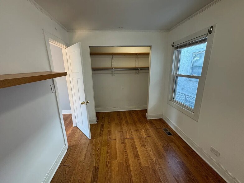 Building Photo - 1745 Brown Ave