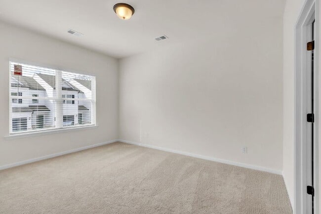 Building Photo - New Construction 3BR/2.5BA Townhome with Loft in Downtown Travelers Rest