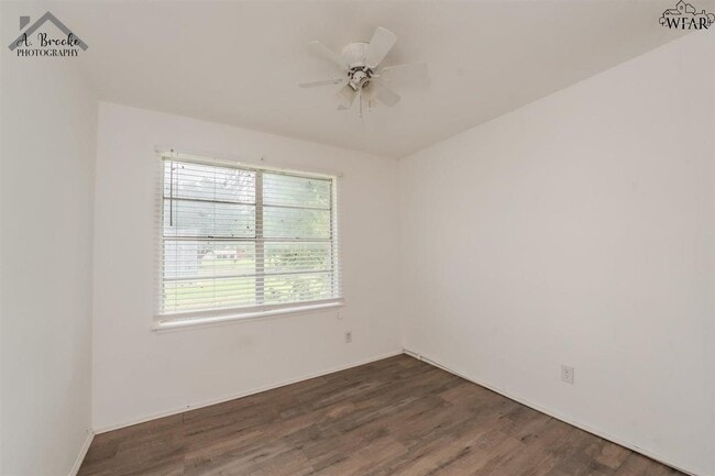 Building Photo - 5017 Kingston Dr