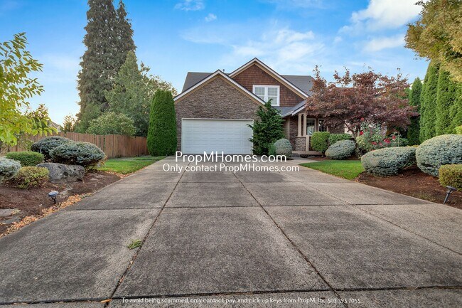 Building Photo - Luxury Four Bedroom Home in Oregon City!