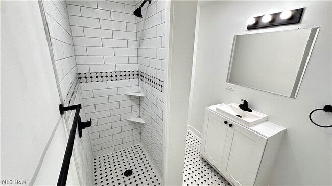 Building Photo - 1271 Hereford Rd