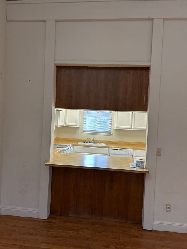 Building Photo - Desirable 3 bedroom 2 bath condo