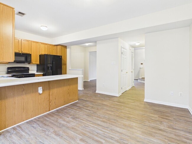 Building Photo - 5313 Golf Villa Ln