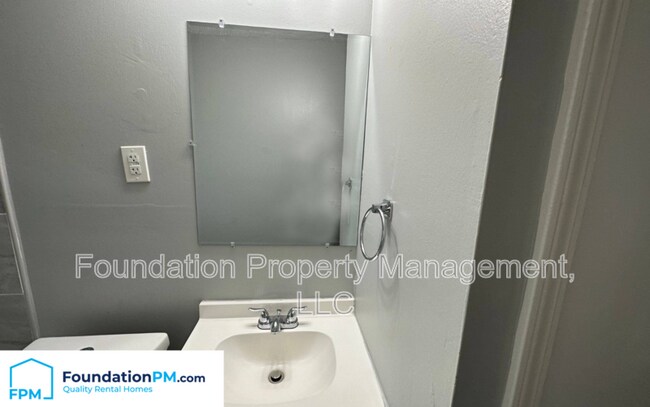 Building Photo - 5099 Blacksmith Dr