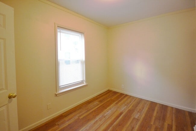 Building Photo - 143 Arlington St