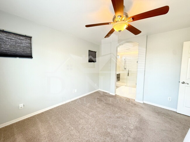 Building Photo - 3998 W Roundabout Cir