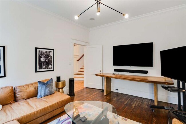 Building Photo - 349 9th St NE