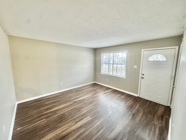 Building Photo - 3940 Schoolfield Rd