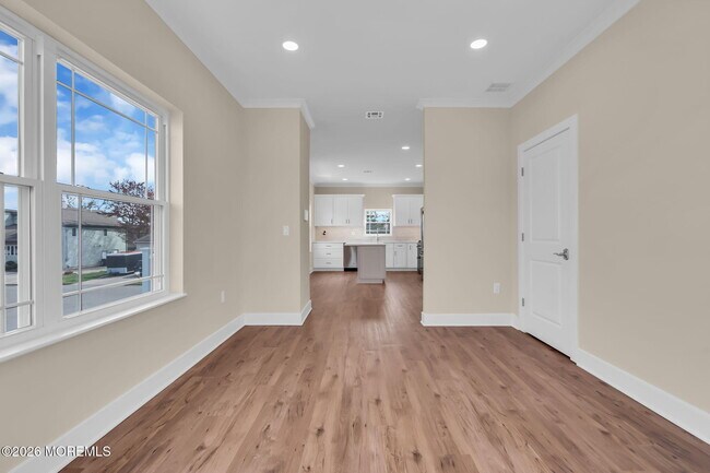 Building Photo - 58 Cove Rd