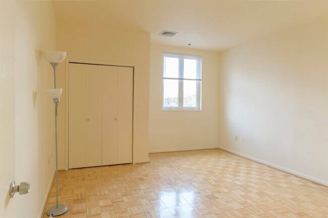 Building Photo - 75 Liberty Ave