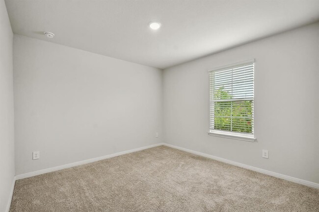 Building Photo - 210 Briggs Ln