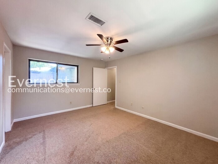 Building Photo - 4919 Lingonberry St