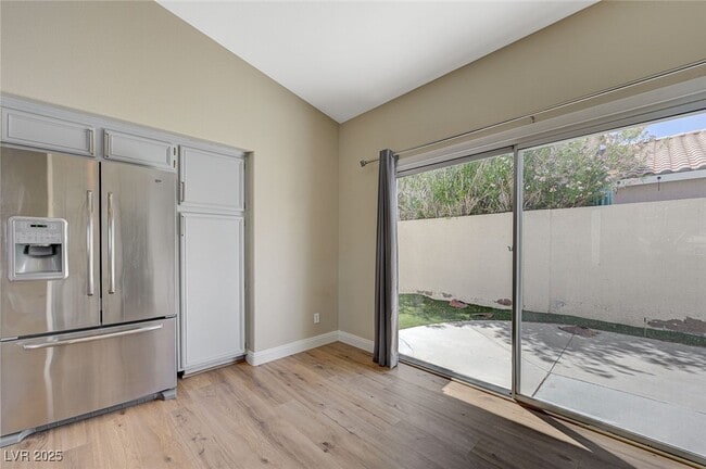 Building Photo - 877 Veranda View Ave