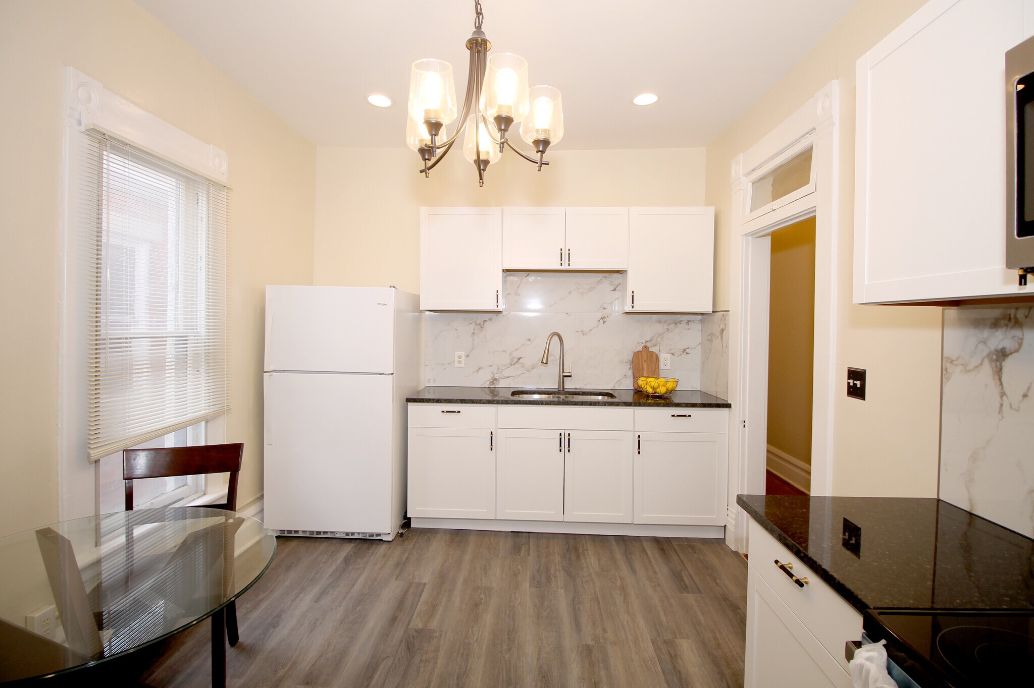 kitchen - 1372 Neil Ave