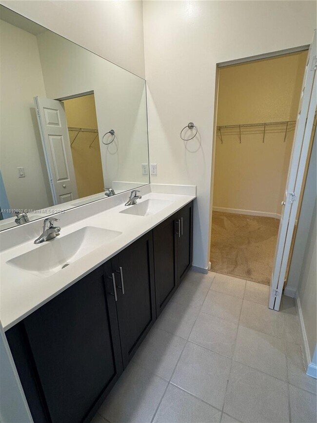 Building Photo - 10825 W 33rd Way