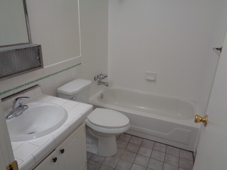 Building Photo - 2534 W 3360 S