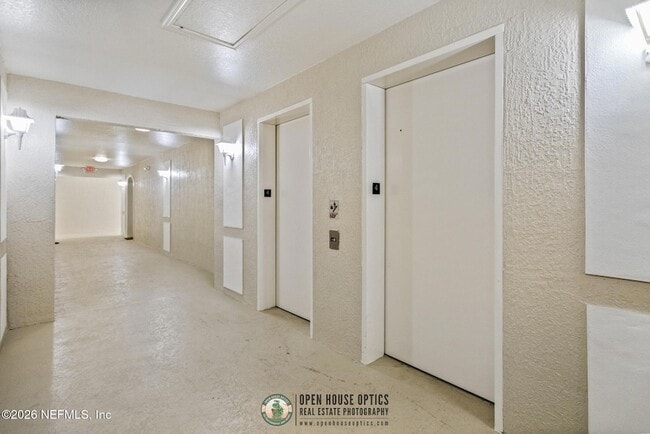 Building Photo - 7801 Point Meadows Dr