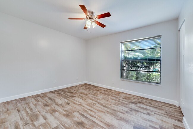 Building Photo - 11311 SW 134th Ave