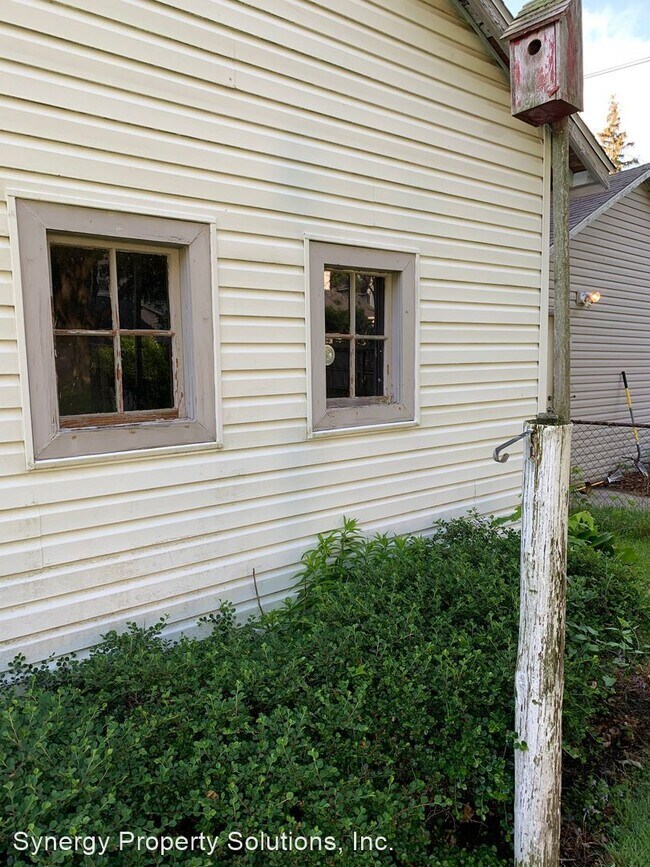 Building Photo - 4 br, 1.5 bath House - N. Union St. 265 Cr...