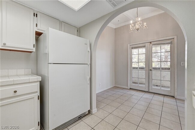 Building Photo - 6149 W Oakey Blvd