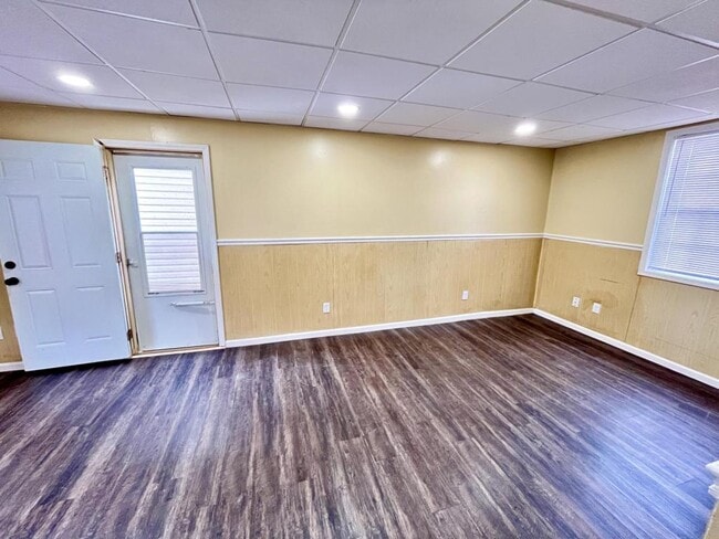 Building Photo - 106 Lind St