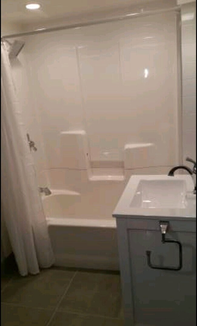 Building Photo - 6511 Oliver Ave S