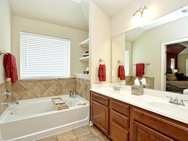 Building Photo - 4207 Windberry Ct