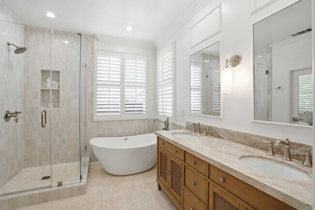 Building Photo - 24051 Via Cresta