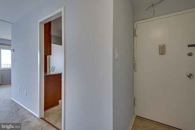 Building Photo - 1111 University Blvd W