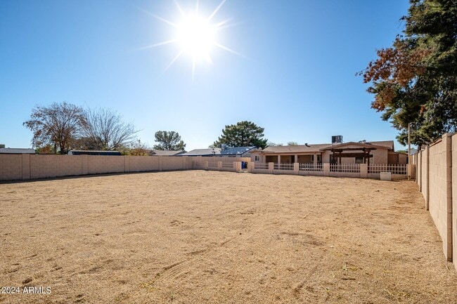 Building Photo - 6610 W McKinley St