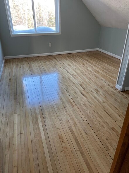 Building Photo - 5185 Samuelson Rd