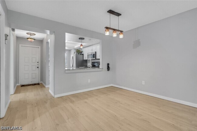 Building Photo - 9861 Alabama St