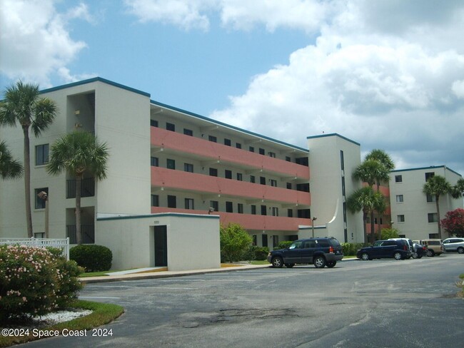 Building Photo - 2465 S Washington Ave