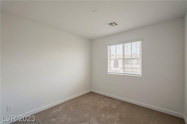 Building Photo - Charming Retreat in 89011