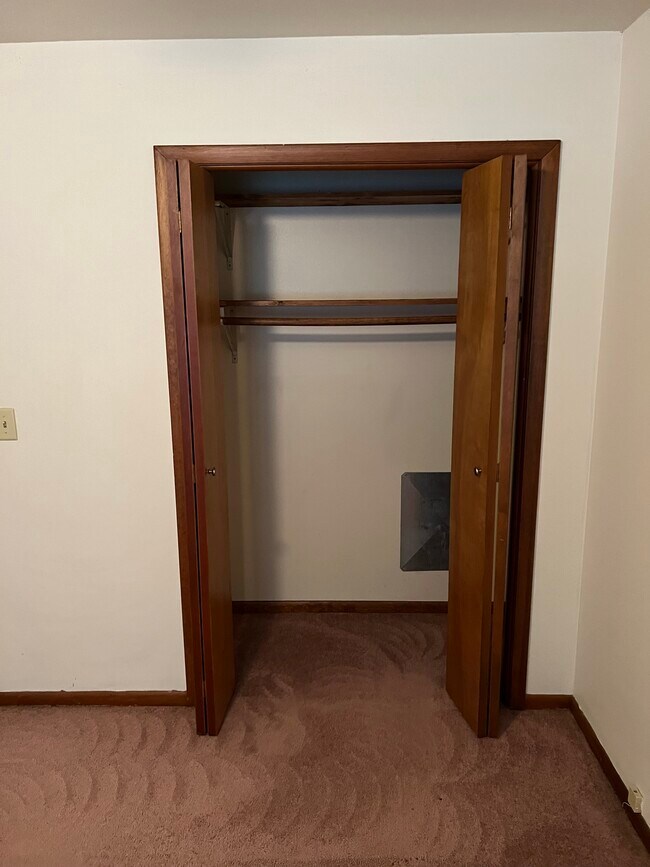 Building Photo - 103 W Clark St